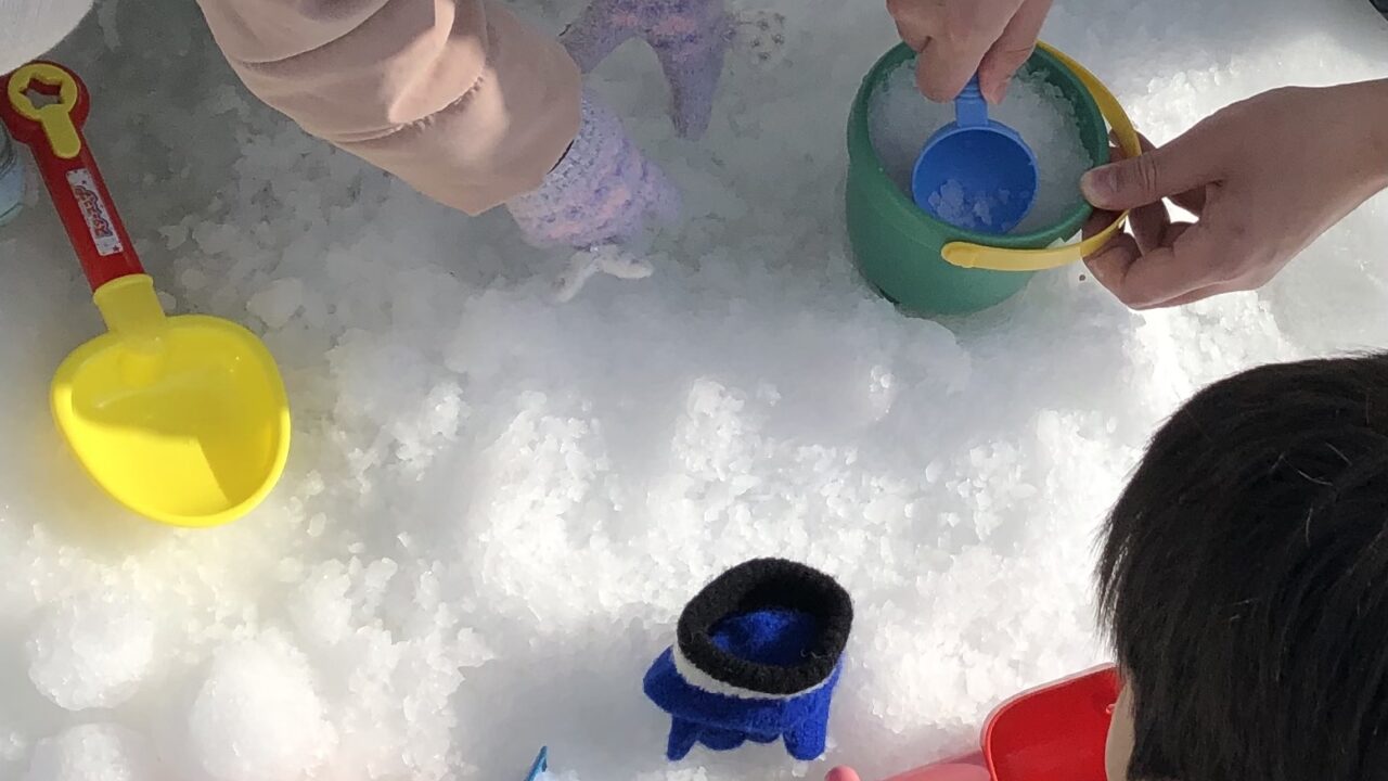 雪遊び　大阪　ひらかたパーク　子供