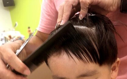 子供　美容院　はじめて